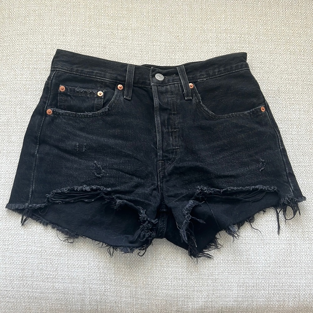 Levi’s 501 shorts- black distressed